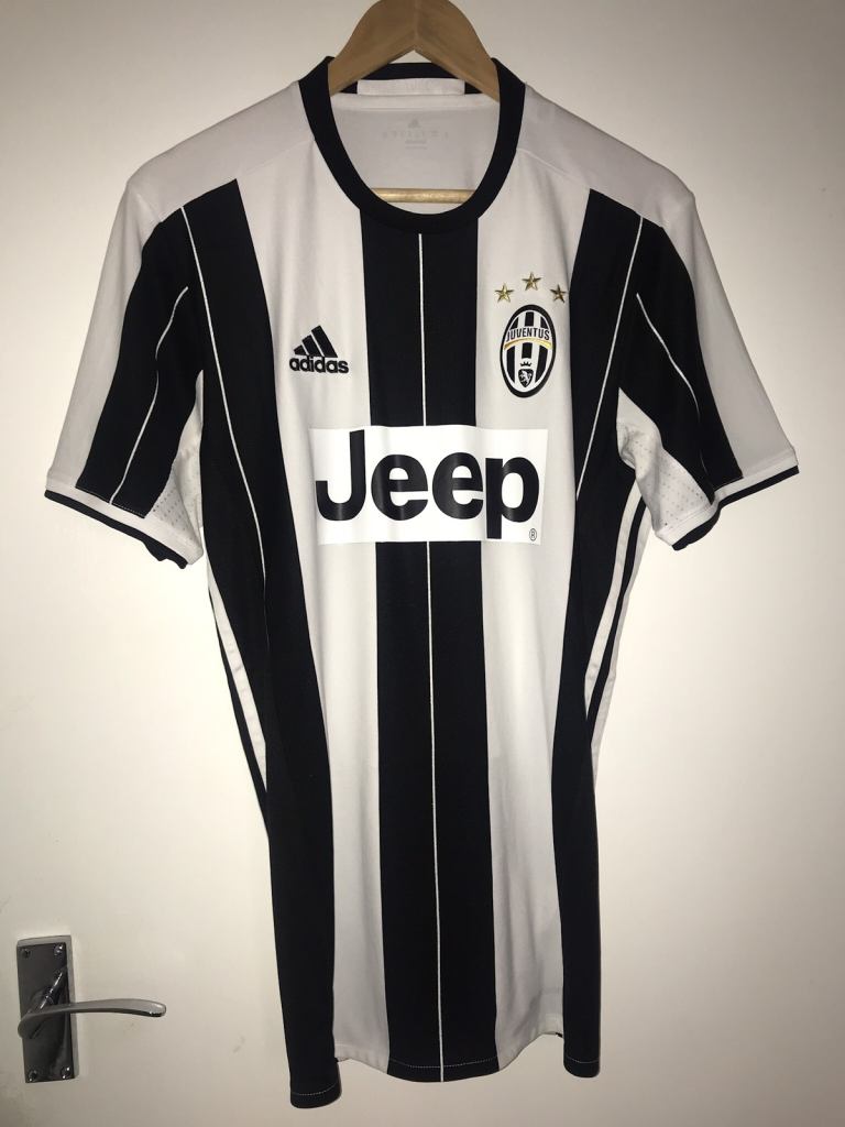 image for Juventus 2015 2016 Home Shirt Medium M
