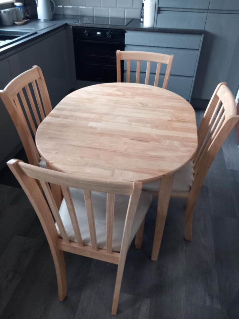Dinning table 4 chairs