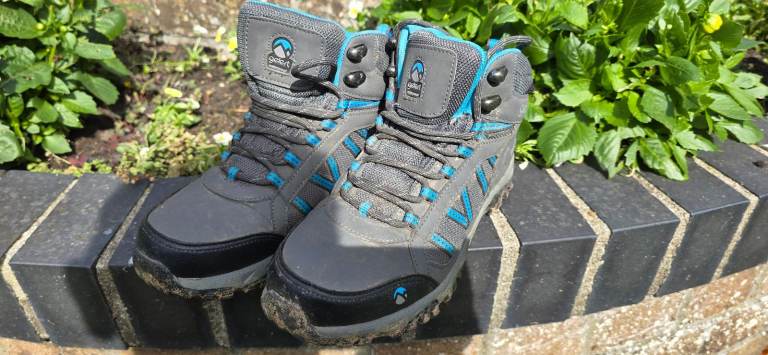 Gelert walking boots size 5 (38)