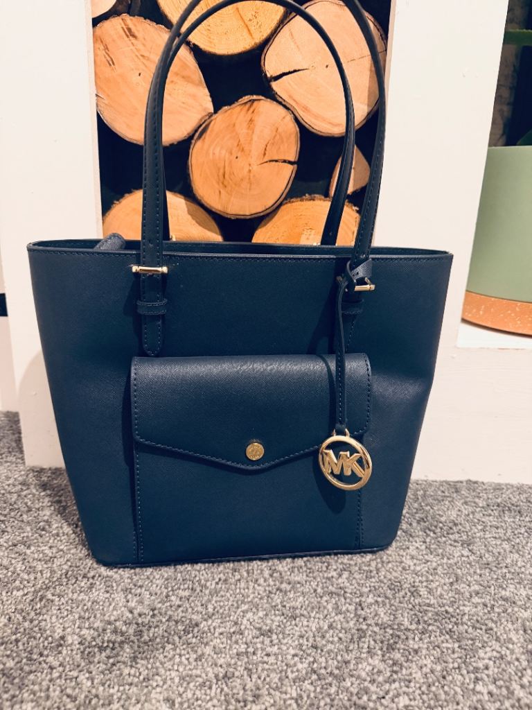 Michael Kors Handbag – Black, As Good As New
