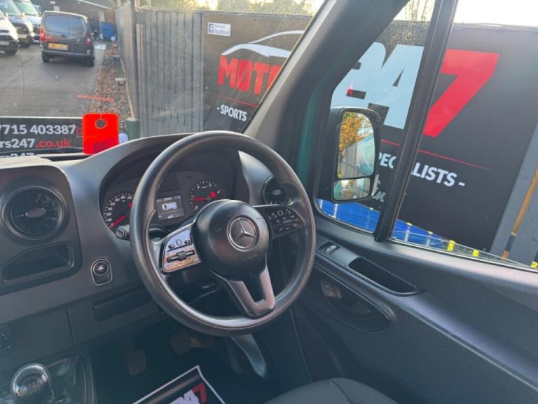  Mercedes-Benz Sprinter SPRINTER 2.1L 314CDI 3.5t H2 L2 RWD WINDOW COMBI CREW