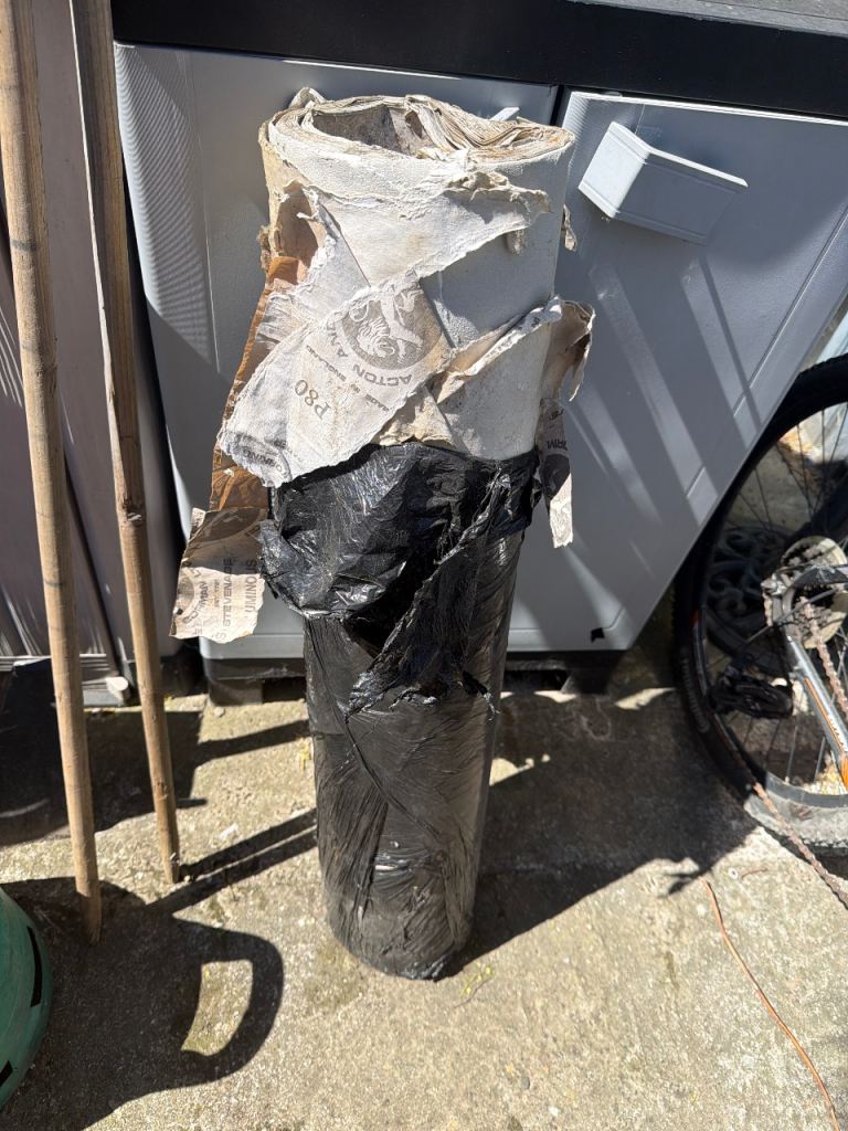 Roll of sand paper p80 