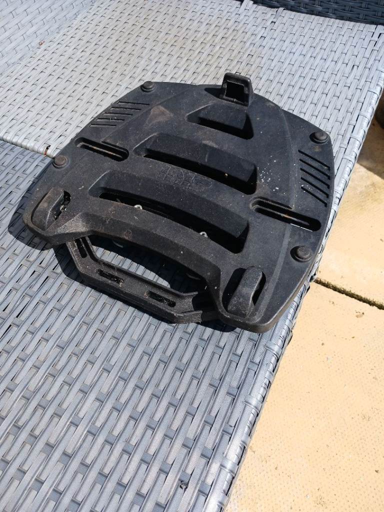 Givi top box rack.