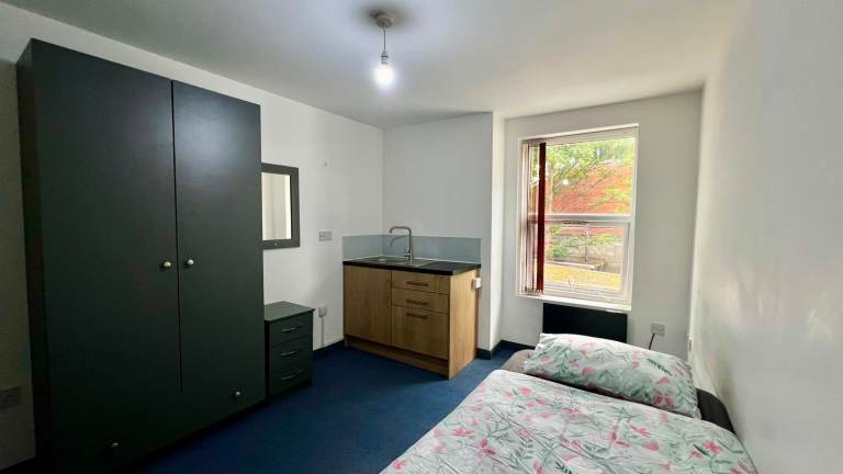 Move today! Ensuite Room available in Handsworth, Birmingham! For UC/DSS applicants!