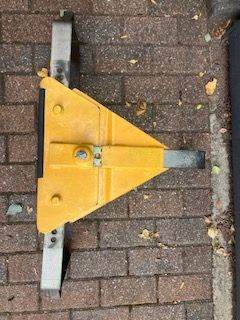 Bulldof heavy duty caravan wheel clamp