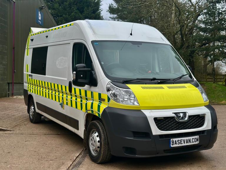 2013 Peugeot Boxer Ex St Johns Ambulance / 200ah Lithium batteries + Solar Installed | basevan PA...