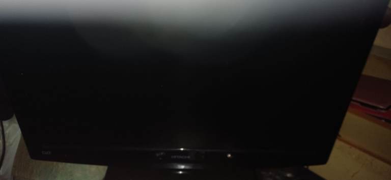 hitachi 24"tv/dvd/firestick