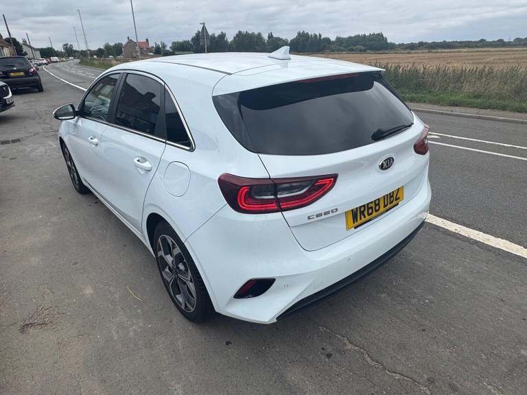 KIA CEED 1.6 CRDi 3 White Manual Diesel 2018