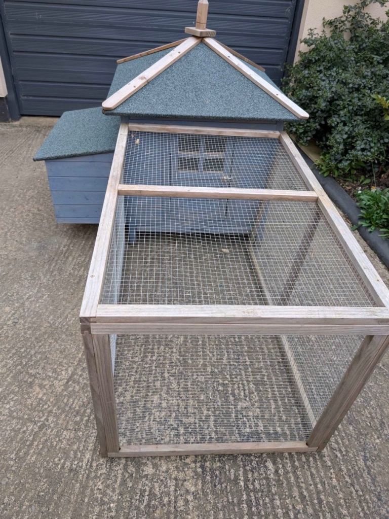 Chicken Coop or Rabbit Hutch & Runner 