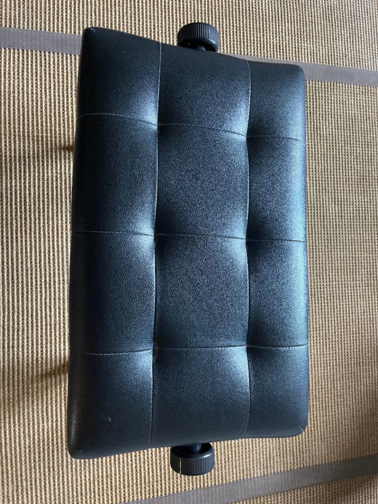 Piano stool 