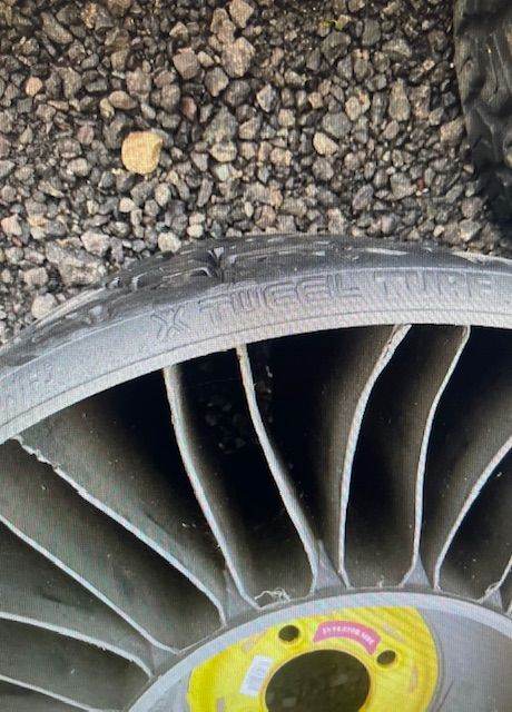 Michelin X Tweel Turf Airless Puncture Proof Tyres For Zero Turn Mower Used x 2