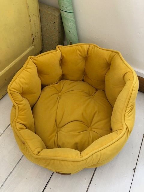 Joules Chesterfield Pet Bed 