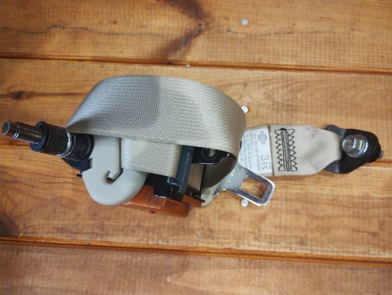 Nissan Elgrand Rear Seatbelt 