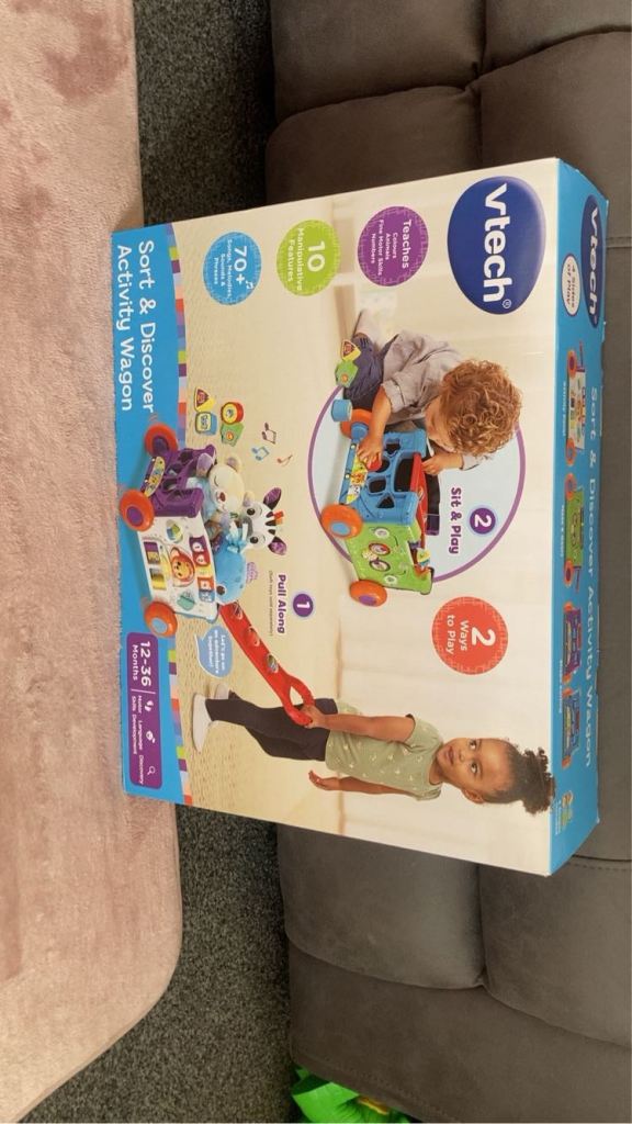 V tech play and discover wagon new in box