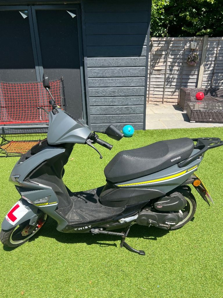 Sinnis, TWIST, 2024, 50 (cc)