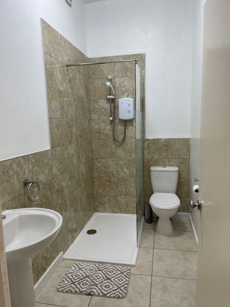 One bed flat in Elmbank Road