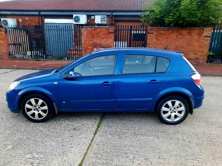 VAUXHALL ASTRA BREZE 1.6 PETROL.105.000 MILES START AND DRIVE WELL. 