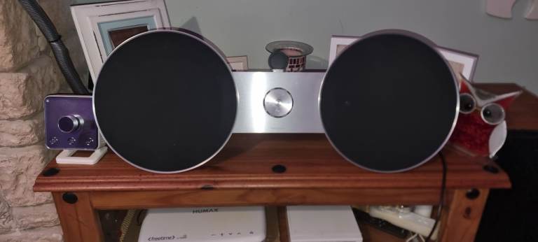 BANG & OLUFSEN BEOSOUND 8 SPEAKER SYSTEM. USB C CONNECTIO