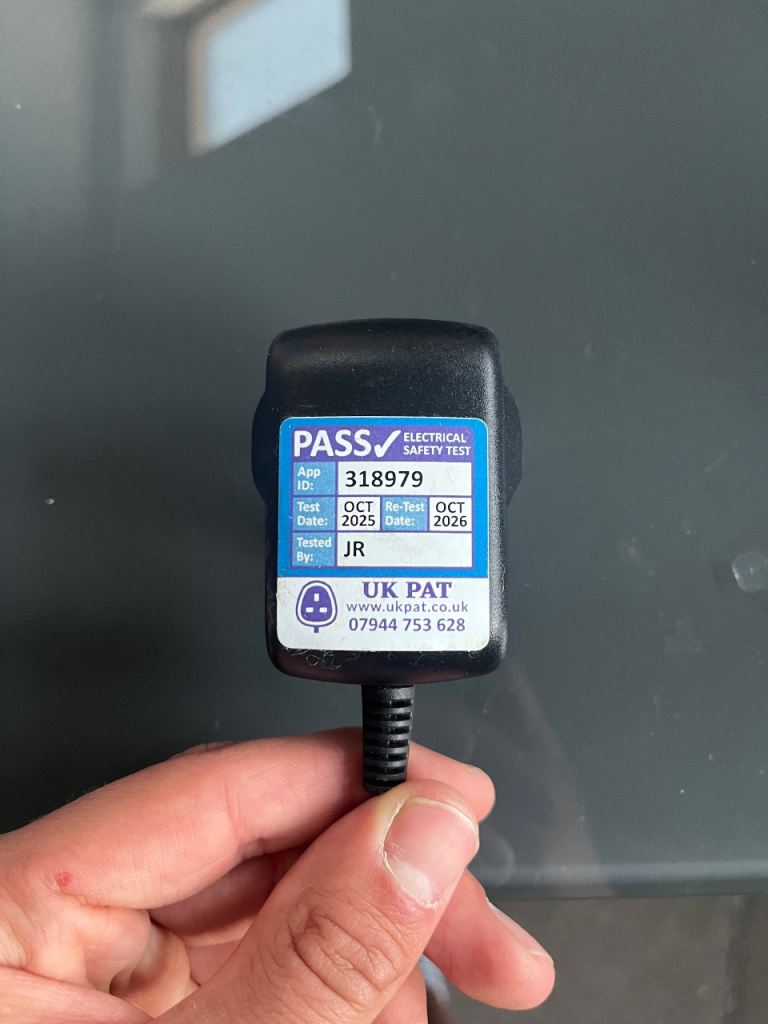 Shark HandVac Charger DK12-133075A-B 13.3V – PAT Tested