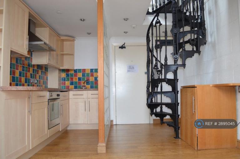 1 bedroom flat in Marquis Street, Leicester, LE1 (1 bed) (#2895045)