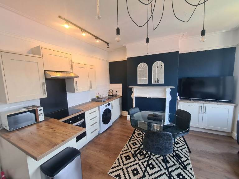 Spacious 1 Bedroom Flat 