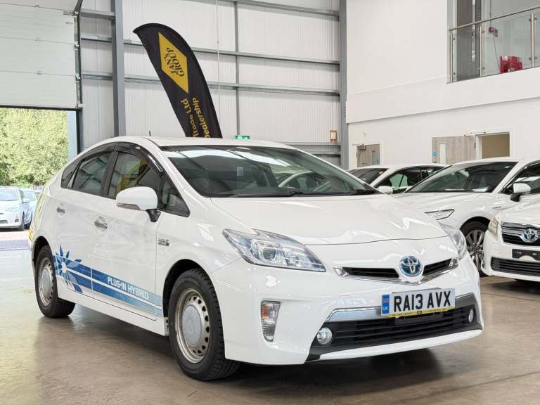 2013 Toyota Prius Toyota Prius Hybrid Petrol Electric White 2013 5 Seater  1.8L
