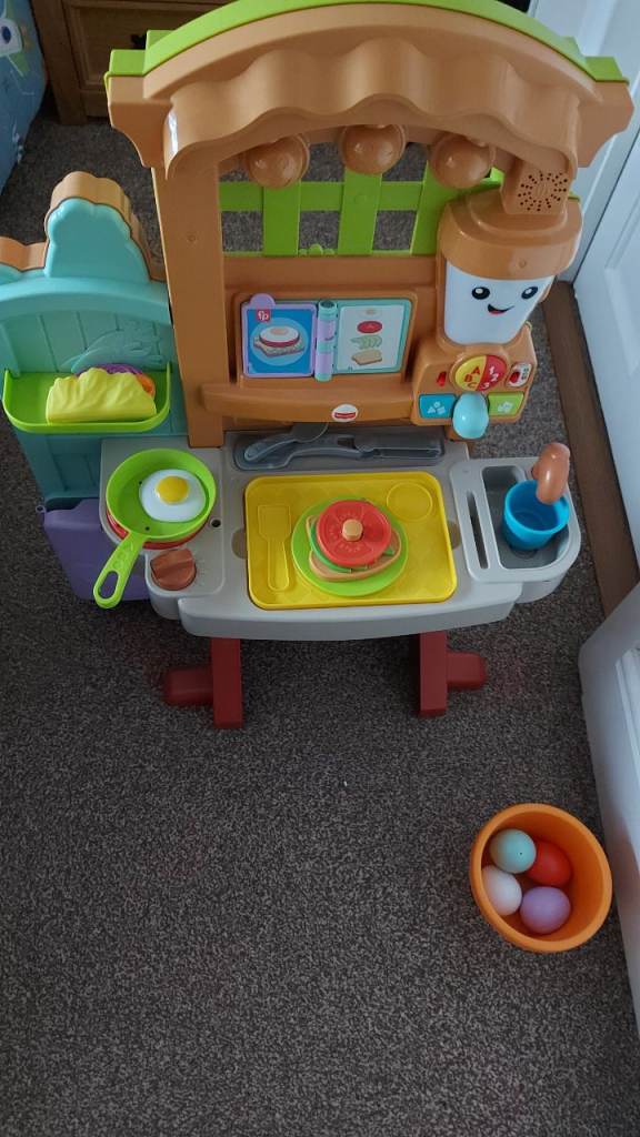 Fisher Price Laugh & learn Grow-the-farm Garden to kitchen