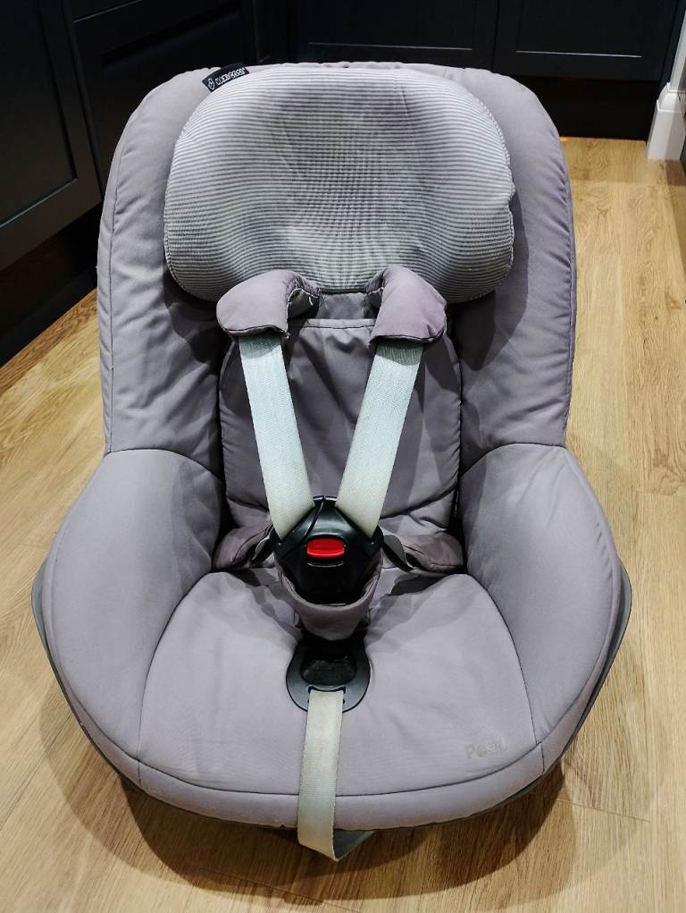 Maxi-Cosi Pearl+ family fix isofix