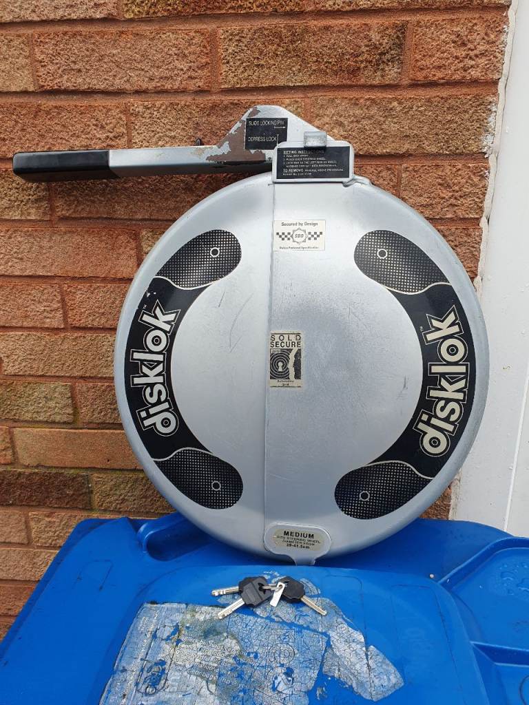 DISKLOK STEERING WHEEL LOCK MEDIUM SIZE, 3 KEYS VGC 