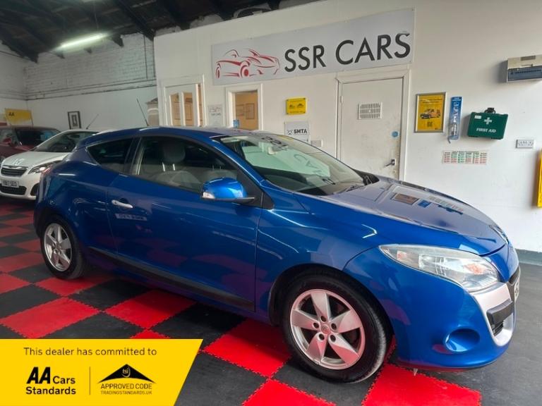 Renault Megane 1.6 16V Dynamique TomTom Coupe 3dr Petrol Manual Euro 5 (110 ps)
