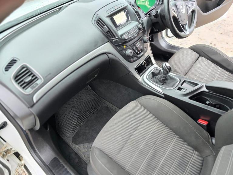 2015 Vauxhall Insignia 2.0 CDTi Limited Edition Hatchback 5dr Diesel Manual Euro 5 (130 ps) Hatch...