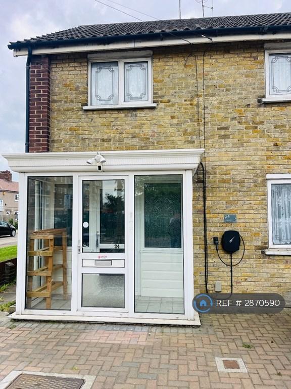 3 bedroom house in Sydney Road, Tilbury, RM18 (3 bed) (#2870590)