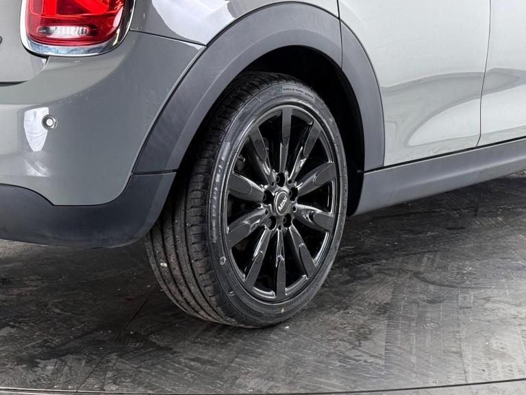 2019 MINI Hatch 1.5 Cooper Exclusive Euro 6 (s/s) 5dr HATCHBACK Petrol Manual