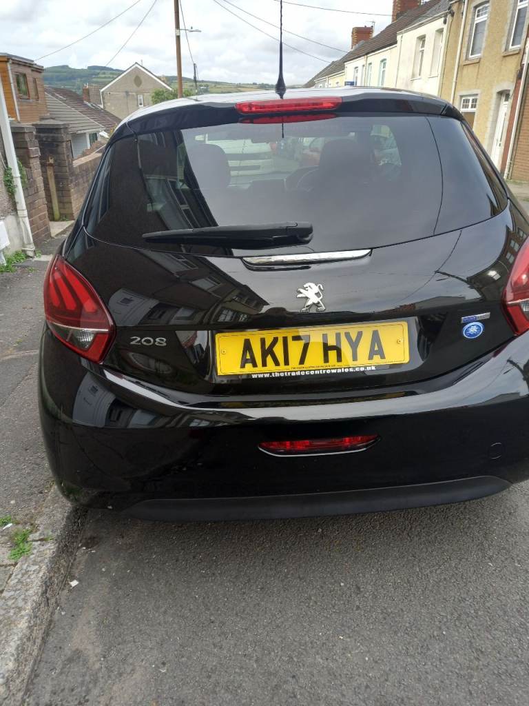 Peugeot 208 Black Edition 