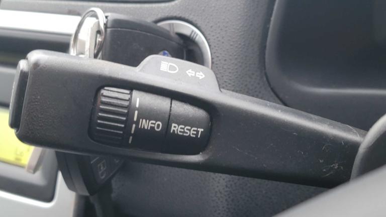 2012 Volvo S40 2.0 SE Lux Edition 4dr Saloon Petrol Manual