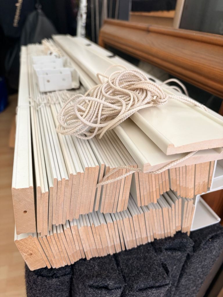 Pair of White Wooden Slatted Blinds – Good Condition