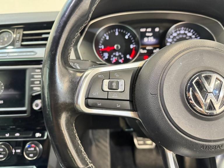 2016 Volkswagen Passat 2.0 TDI BlueMotion Tech R-Line Saloon 4dr Diesel DSG Euro 6 (s/s) (190 ps)...