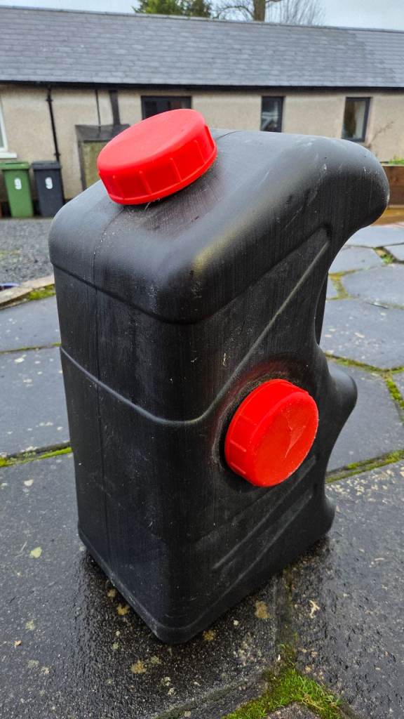 Camping/motorhome grey water tank