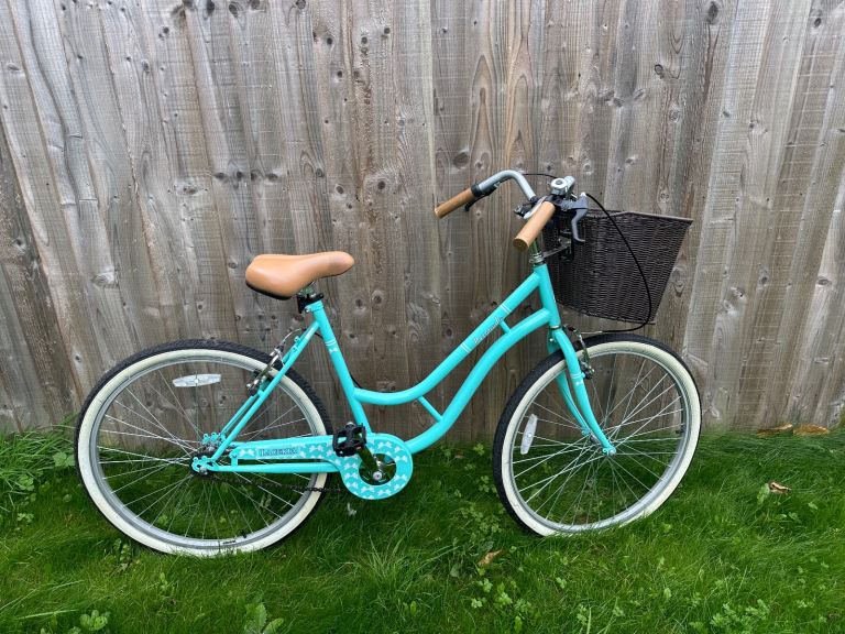 Beautiful Blue Ladies City Bike with Basket – Hardly Used