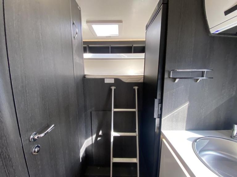 2021 (71) ROLLER TEAM ZEFIRO 690 FAMILY MOTORHOME