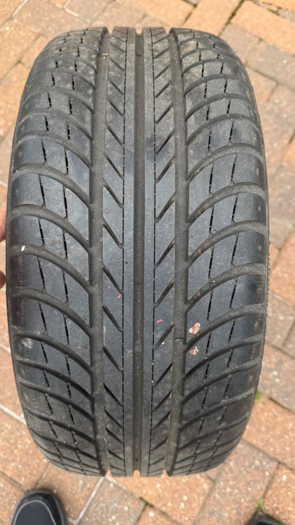 Fulda extremo tyre 215 40 16 