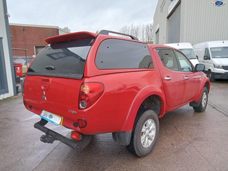 MITSUBISHI L200 2.5 DI-D Trojan Red Manual Diesel 2011