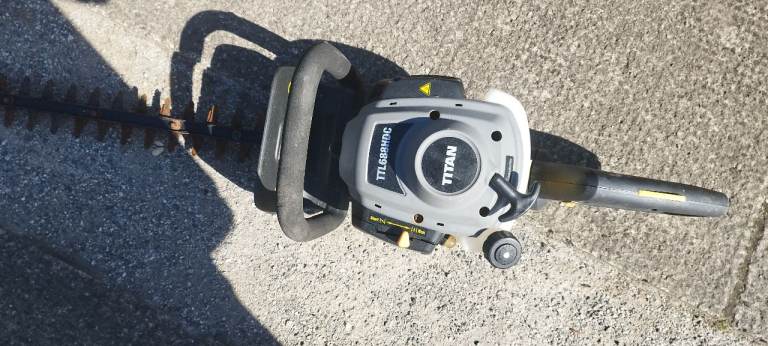 Titan Petrol Hedge Trimmer – Good Condition