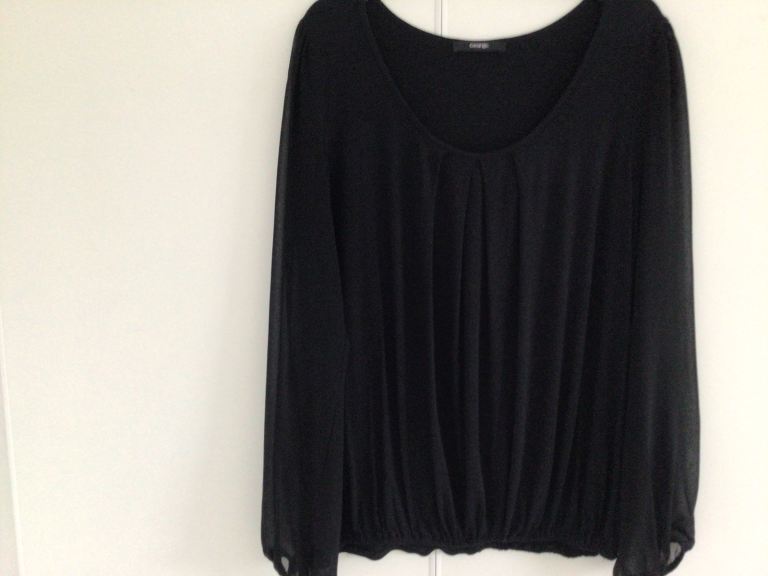 🌹George Black blouse Size 14 🌹 Elastic bottom sheer Sleeves  From Smoke free Pet free house. 