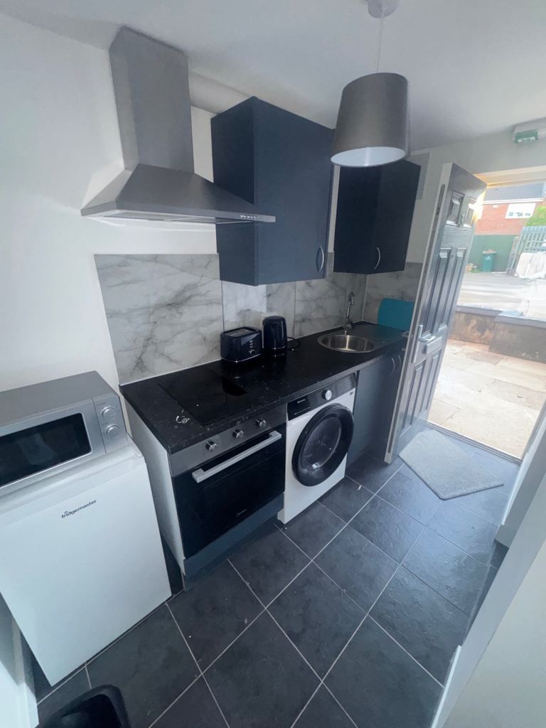 Luxury Supported Living Coventry: Private Kitchen & Bathroom (UC Required)