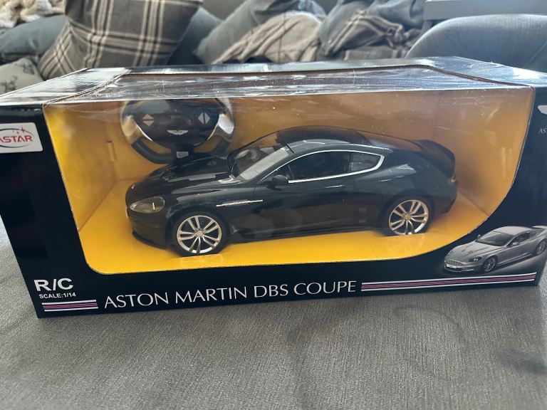 RASTAR Aston Martin DBS Coupe R/C Car - New