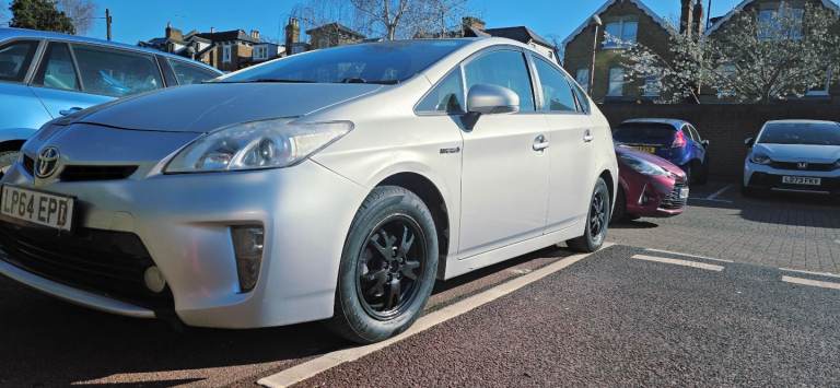 2015 HYBRID AUTOMATIC UK MODEL TOYOTA PRIUS 