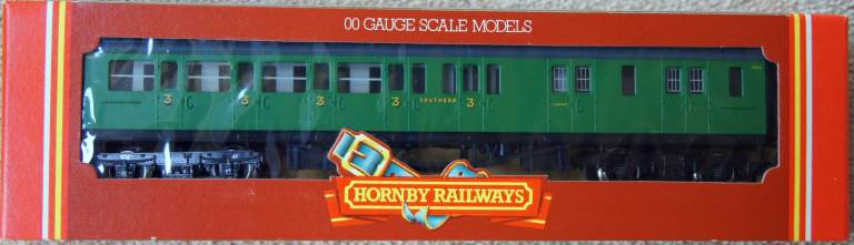 Hornby Railways R487 SR Brake 3rd Coach 6564 Malachite Livery