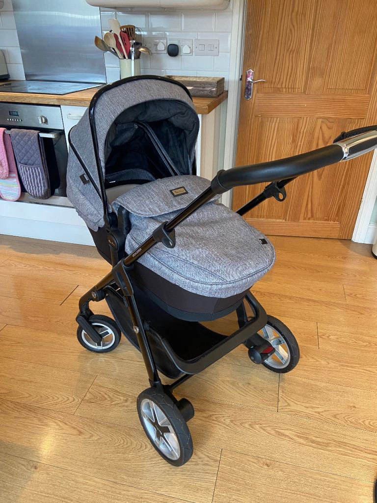 Silver Cross Pioneer travel system