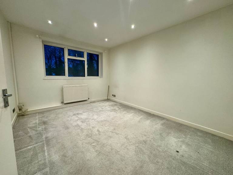 3 Bed Plus Study Room 2 Bath - Garage Off Street Parking Winston Court, Headstone, Harrow, HA3 6PF